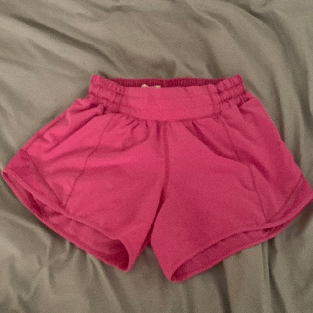 Lululemon Hot Pink Hottie Hot shorts 4’ inseam